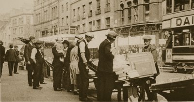 Ein Freiluft-Buchmarkt, Shoreditch von English Photographer